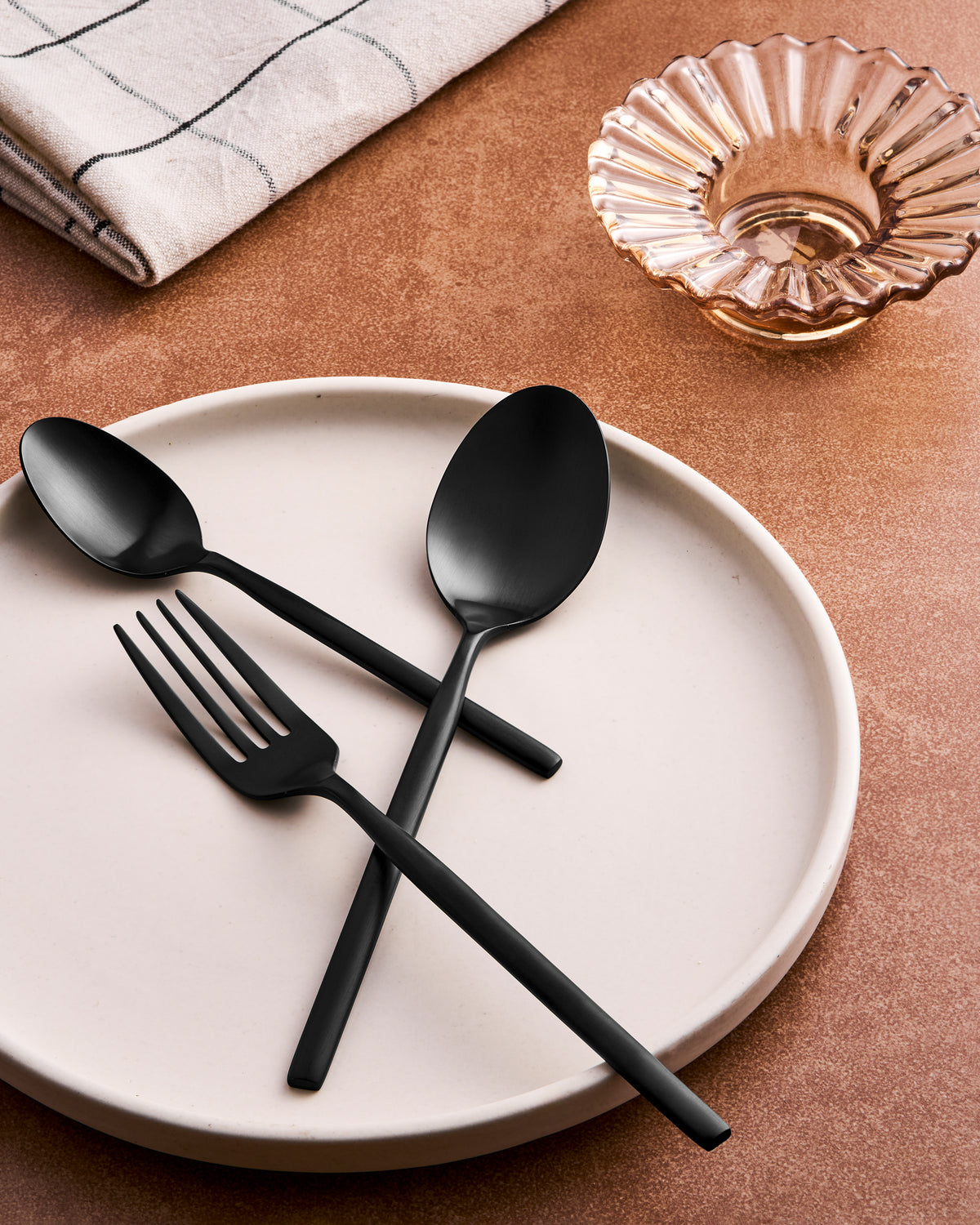 Ambre 18-Piece Black Cutlery Set