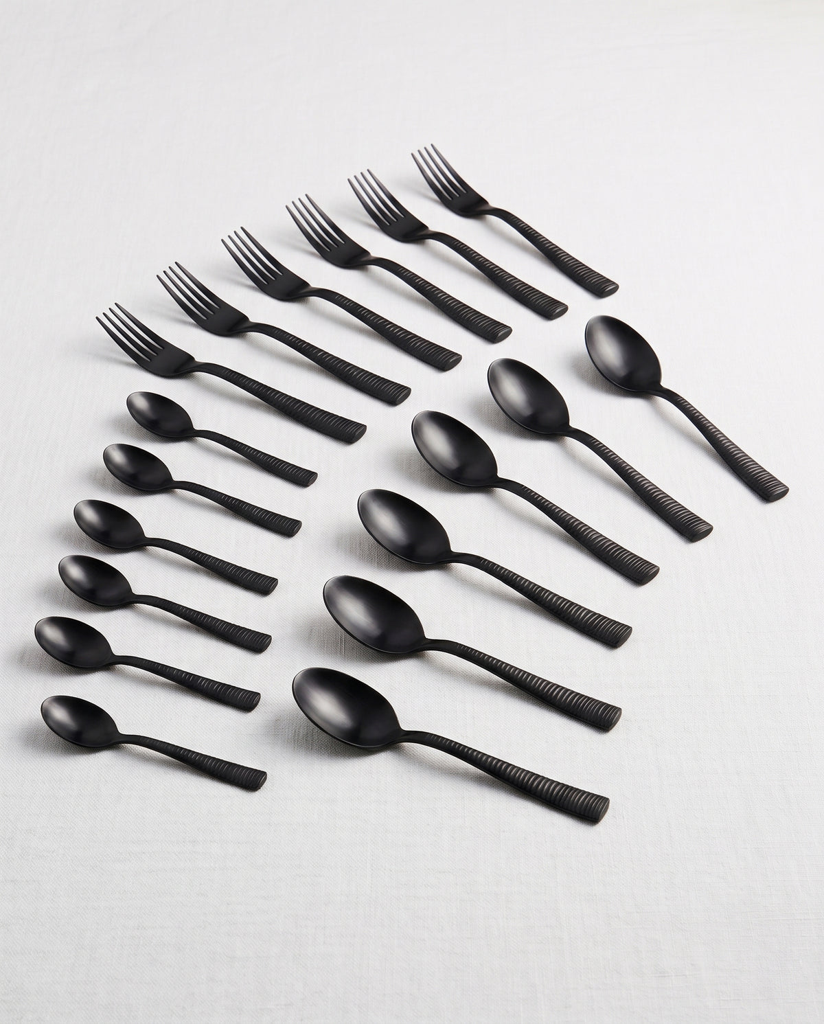 Margaux 18-Piece Black Cutlery Set