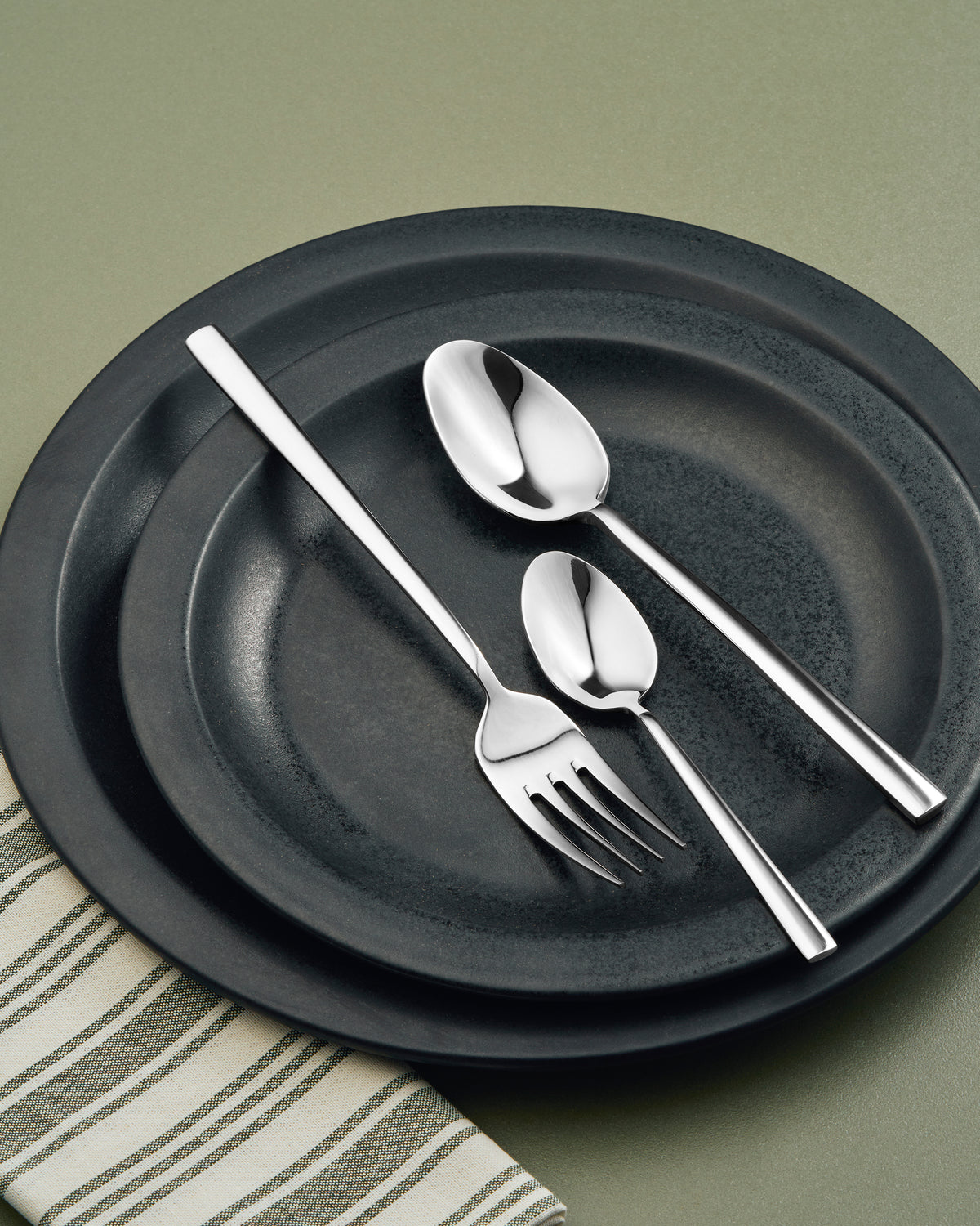 Alina 18-Piece Silver Cutlery Set