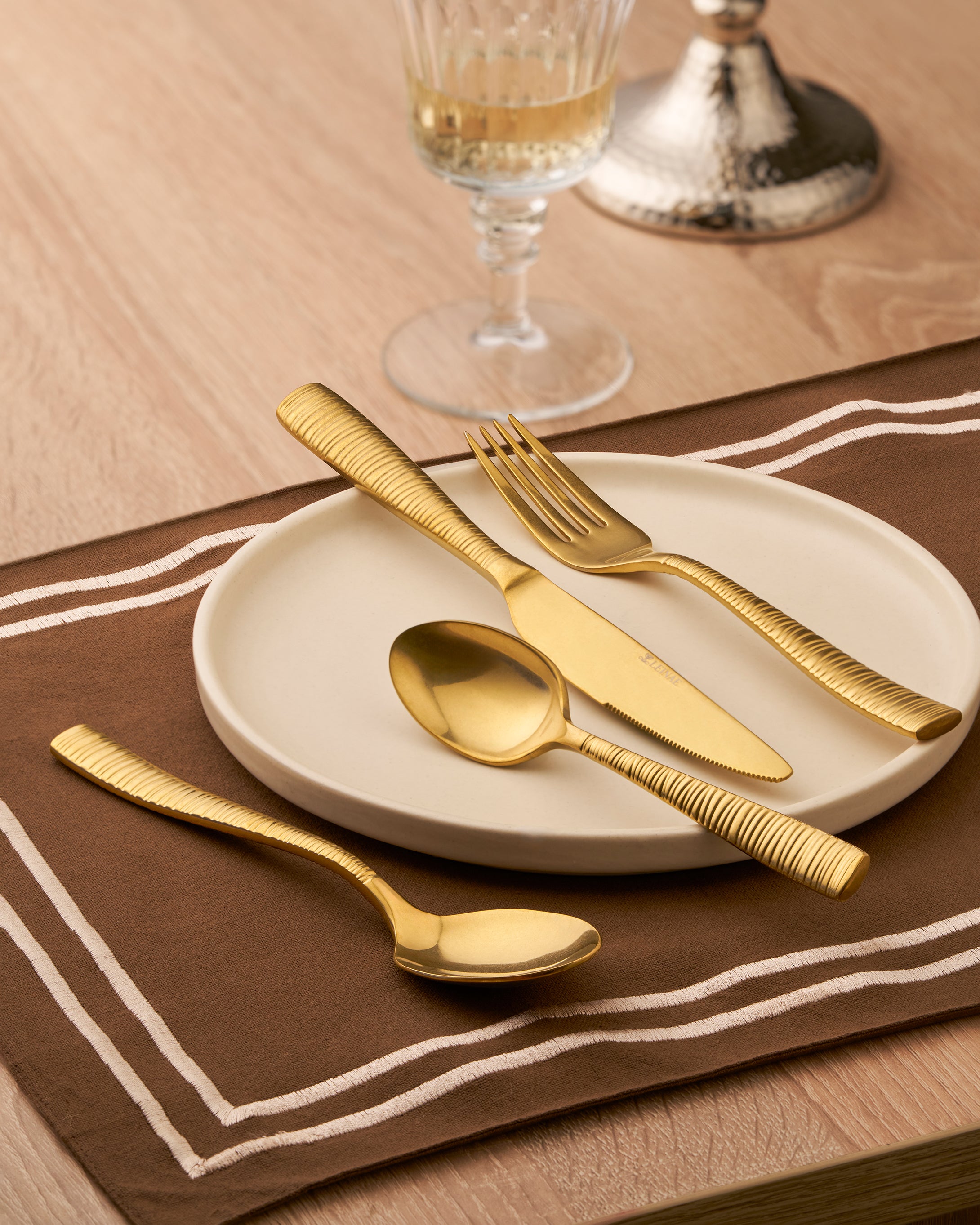 Pirouette 24-Piece Gold Cutlery Set