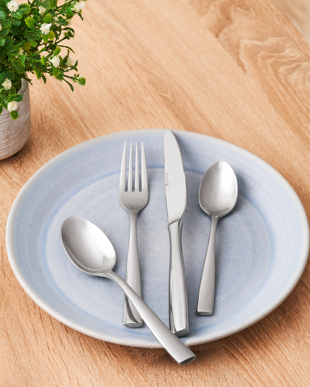 Bryce 18-Piece Silver Cutlery Set