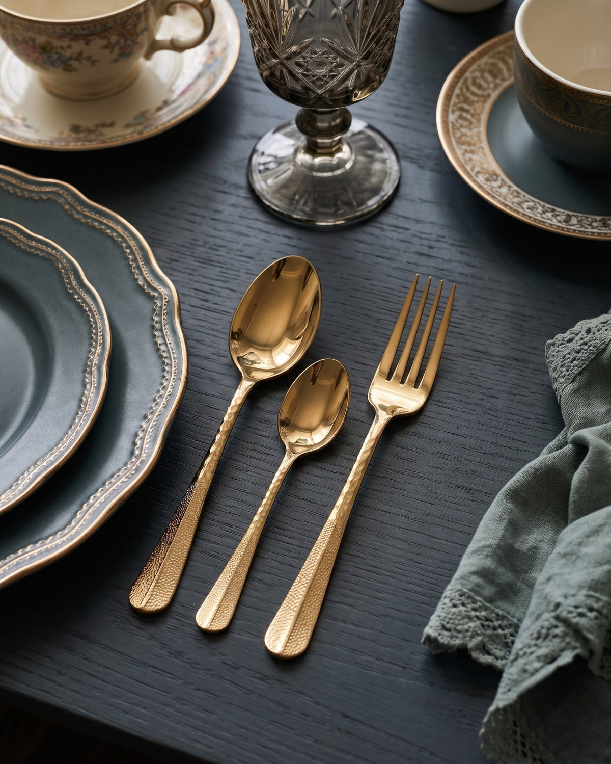 Ombre 18-Piece Gold Cutlery Set