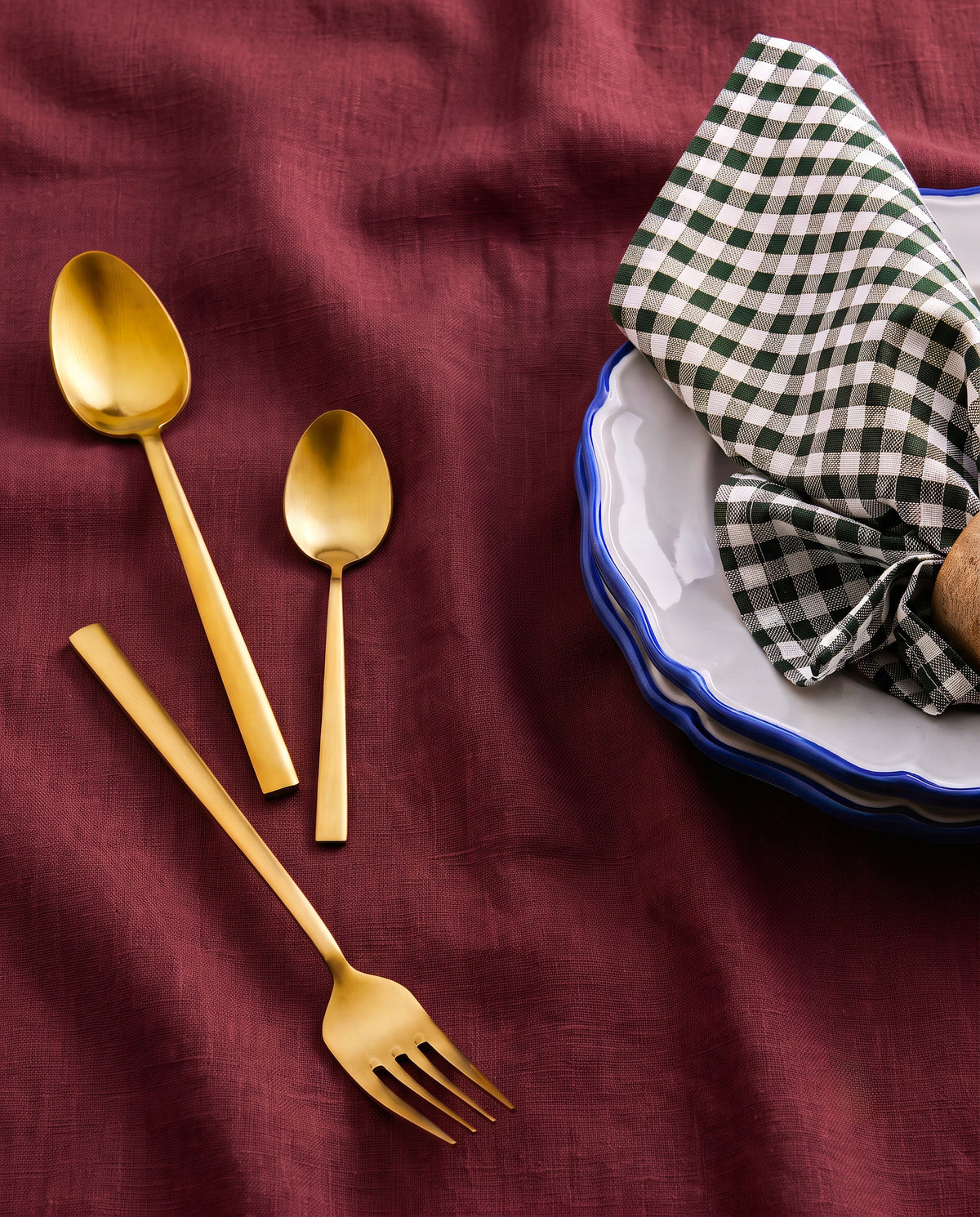 Alina 18-Piece Gold Cutlery Set